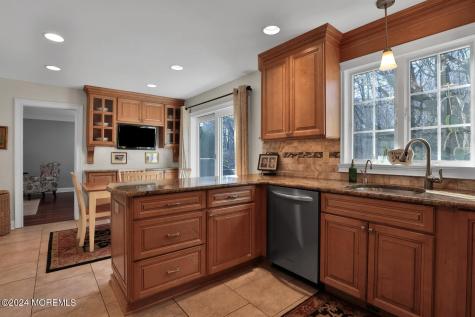 10 Foxwood Run Middletown NJ 07748