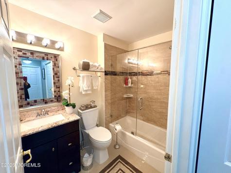 16 Round Valley Court Lakewood NJ 08701