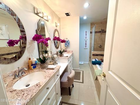16 Round Valley Court Lakewood NJ 08701