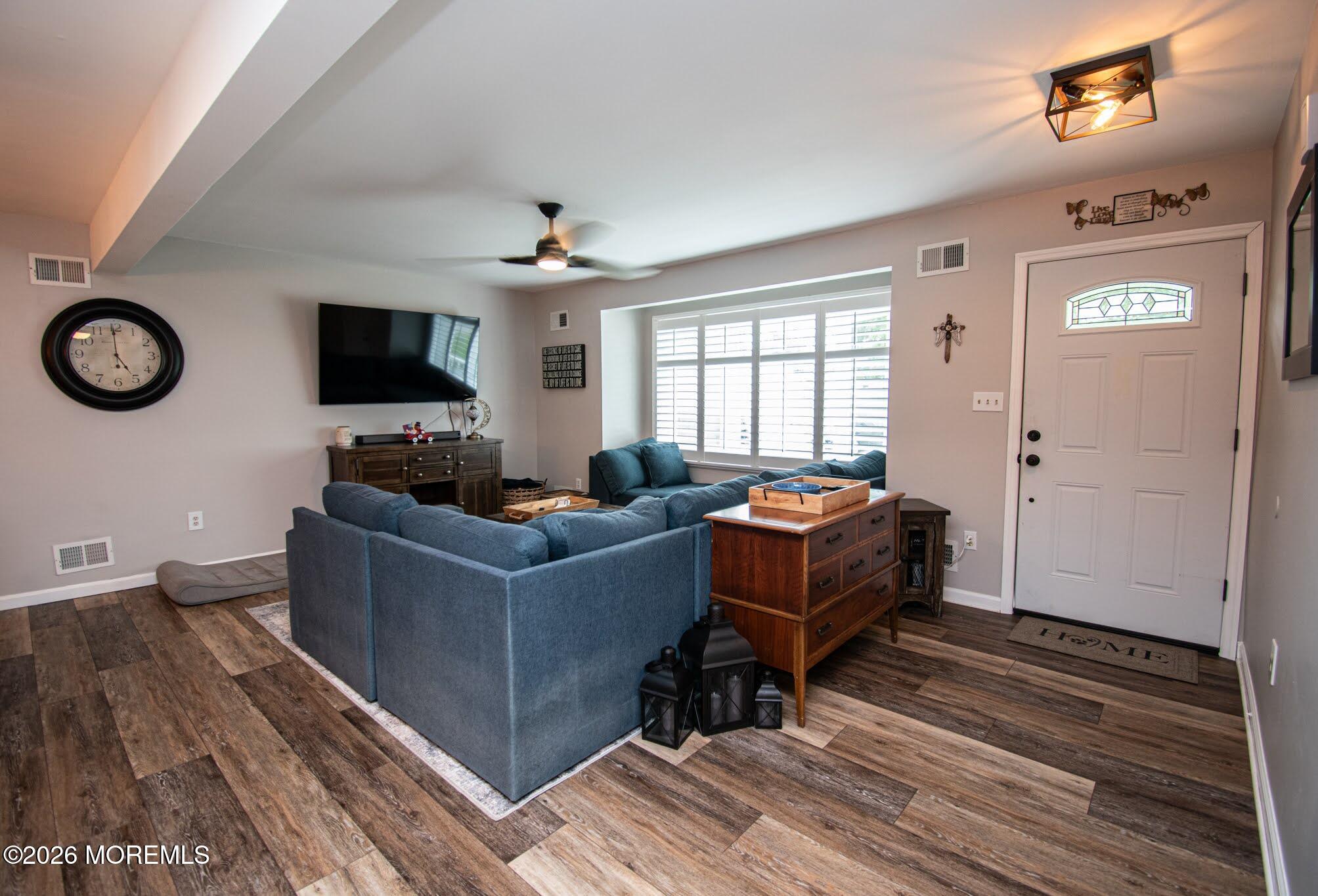 1220 Neptune Avenue Beachwood NJ 08722