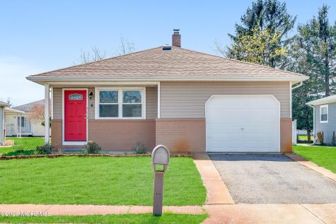 6 Corinth Place Toms River NJ 08757