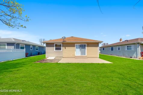 6 Corinth Place Toms River NJ 08757
