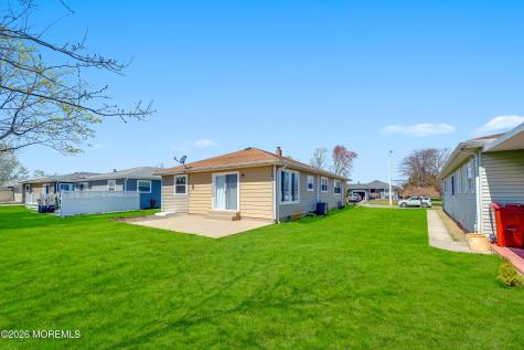 6 Corinth Place Toms River NJ 08757