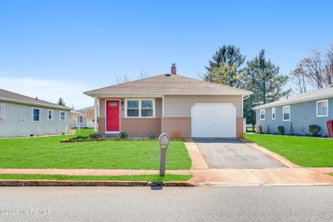 6 Corinth Place Toms River NJ 08757