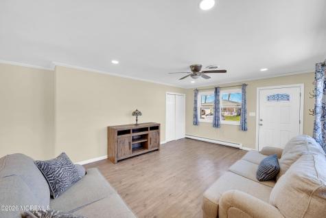 6 Corinth Place Toms River NJ 08757