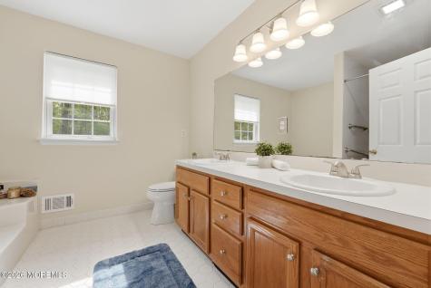 5 Bowman Court Clarksburg NJ 08510