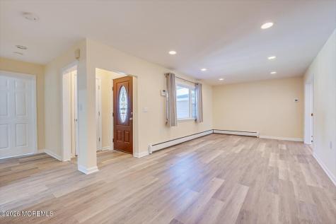 134 Maple Avenue Keansburg NJ 07734