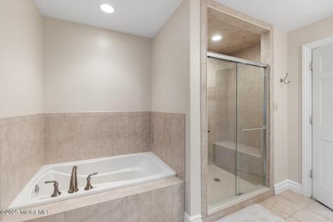 2 Pomo Court Middletown NJ 07748