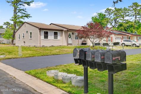 20 Hummingbird Lane Whiting NJ 08759