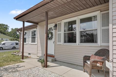 20 Hummingbird Lane Whiting NJ 08759