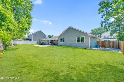 332 Beach Avenue Beachwood NJ 08722
