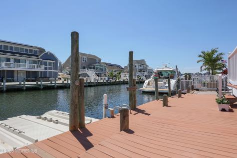 28 Farragut Drive Brick NJ 08723