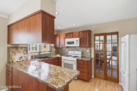 8 Marlow Avenue Manchester NJ 08759