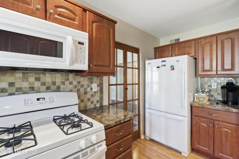 8 Marlow Avenue Manchester NJ 08759
