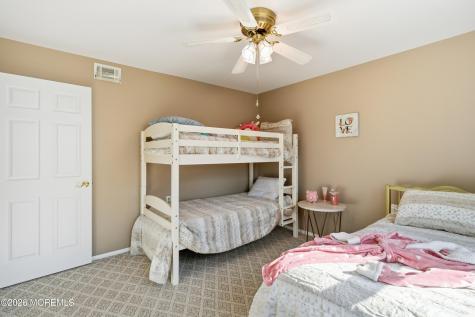 8 Marlow Avenue Manchester NJ 08759