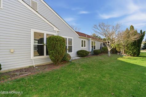 8 Marlow Avenue Manchester NJ 08759