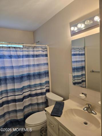 8 Marlow Avenue Manchester NJ 08759