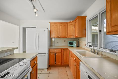 208 Lakeview Court Forked River NJ 08731