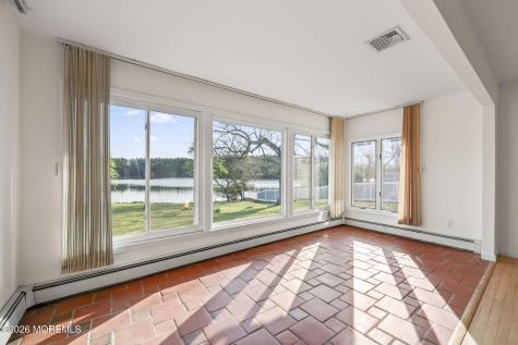 208 Lakeview Court Forked River NJ 08731