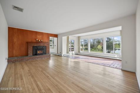 208 Lakeview Court Forked River NJ 08731