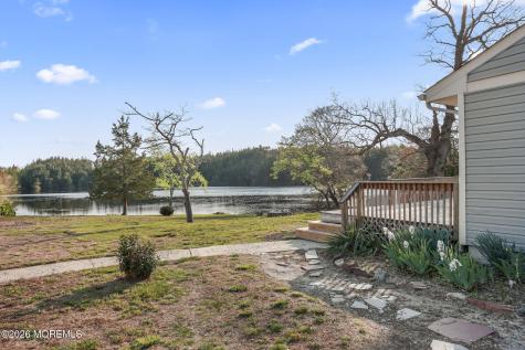 208 Lakeview Court Forked River NJ 08731