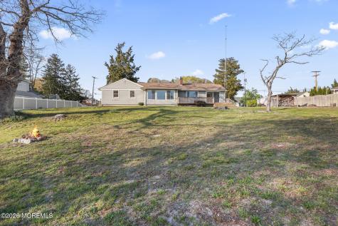 208 Lakeview Court Forked River NJ 08731