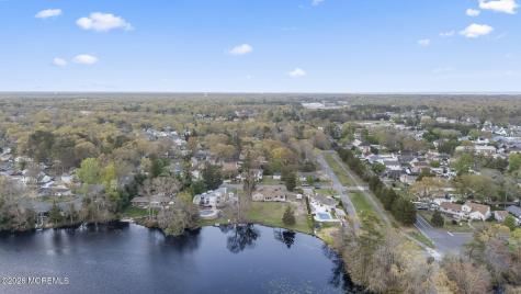 208 Lakeview Court Forked River NJ 08731