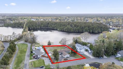 208 Lakeview Court Forked River NJ 08731