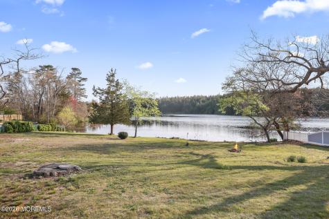 208 Lakeview Court Forked River NJ 08731