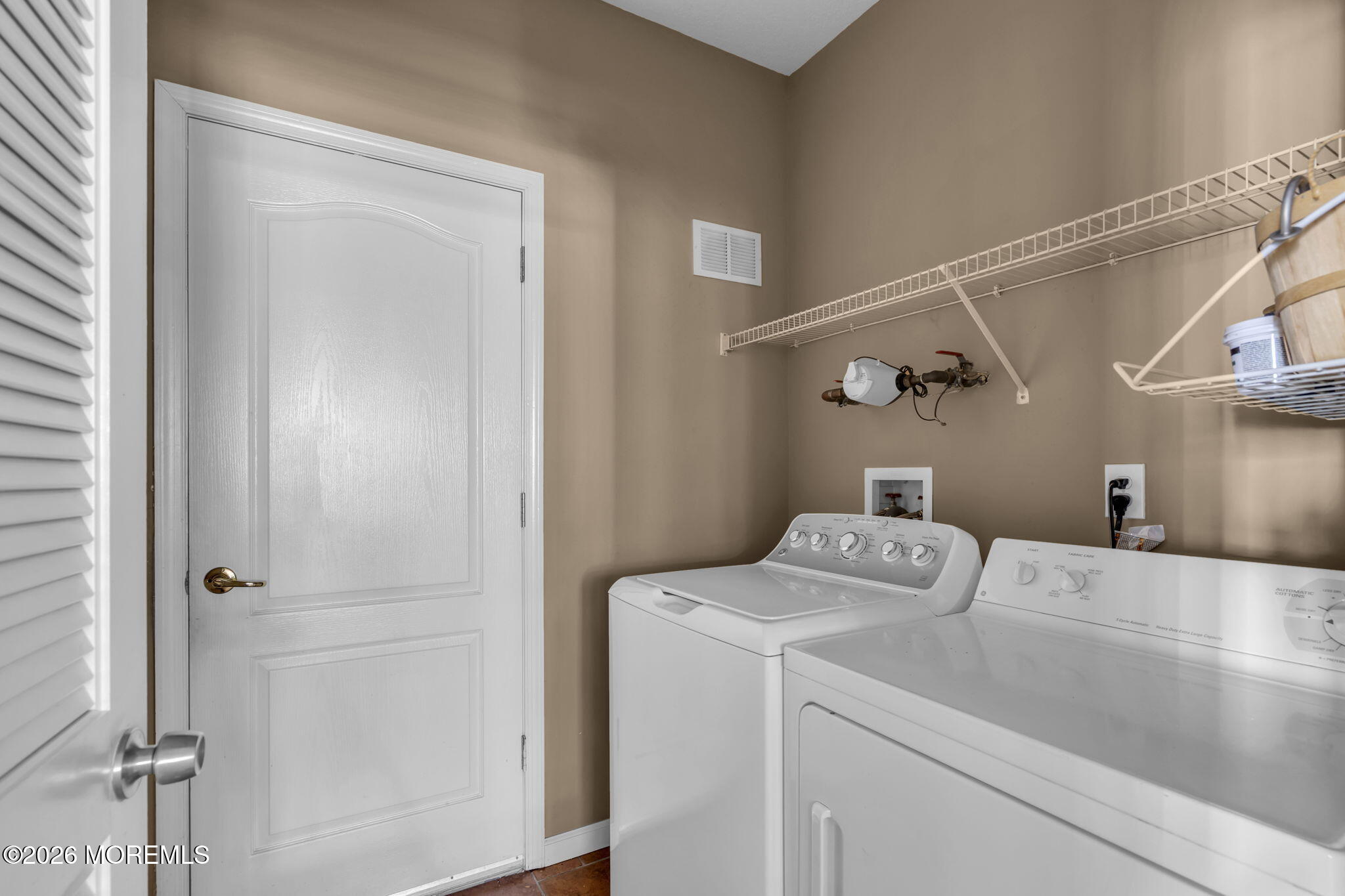 9 Sunnyfield Lane Lakewood NJ 08701