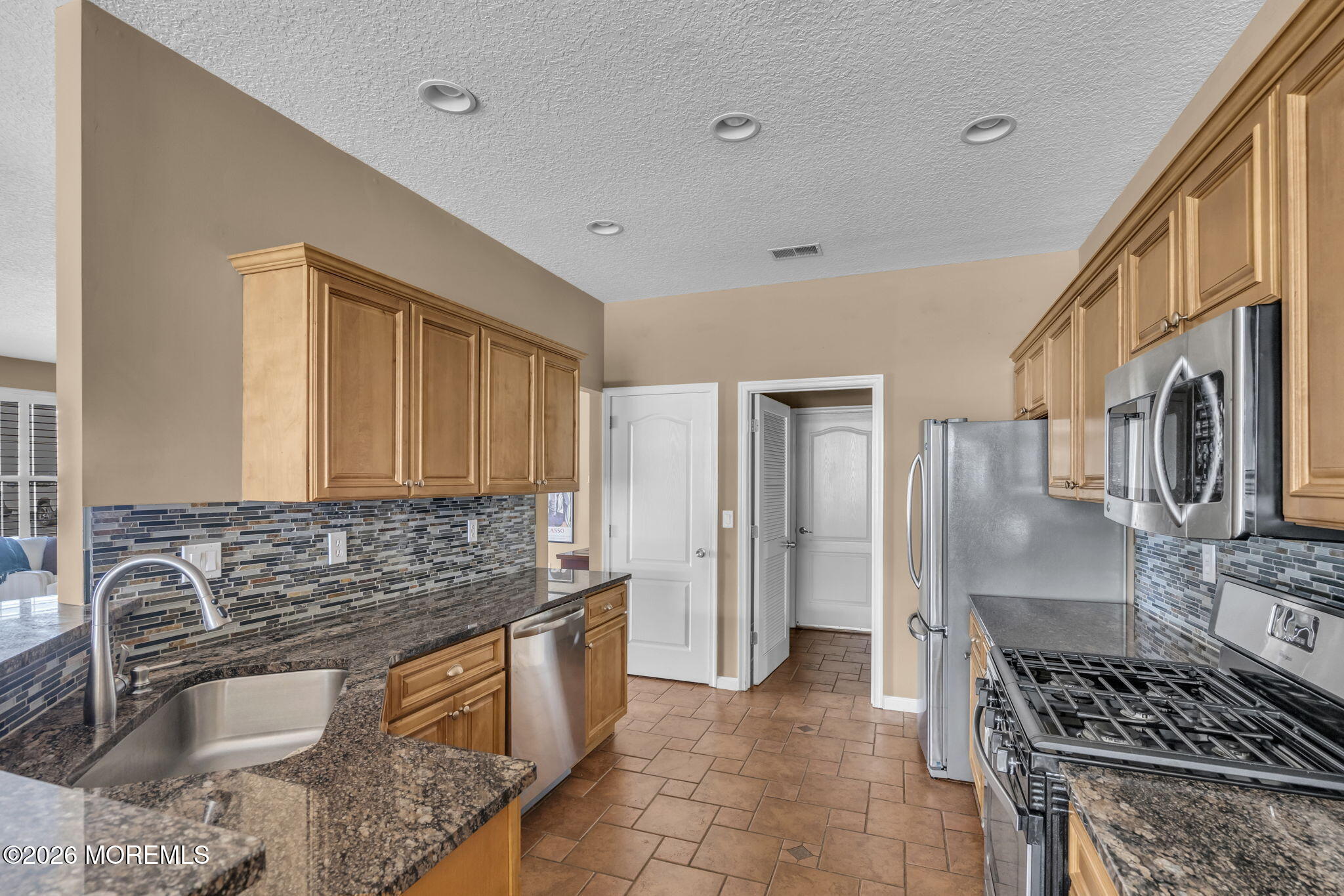 9 Sunnyfield Lane Lakewood NJ 08701