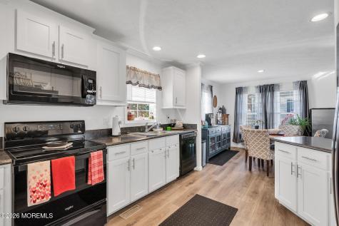 55 Woodchuck Parkway Whiting NJ 08759