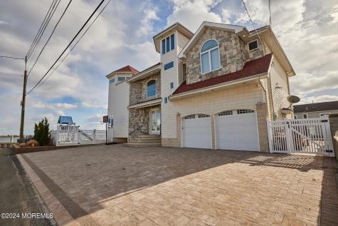 256 Cedar Drive Bayville NJ 08721