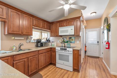 16 Carroll Avenue Tuckerton NJ 08087