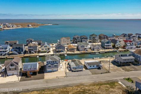 16 Carroll Avenue Tuckerton NJ 08087