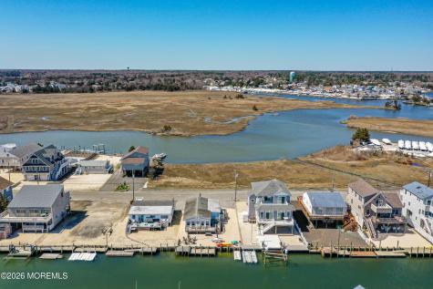 16 Carroll Avenue Tuckerton NJ 08087