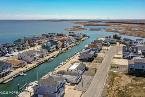 16 Carroll Avenue Tuckerton NJ 08087
