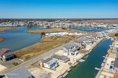 16 Carroll Avenue Tuckerton NJ 08087