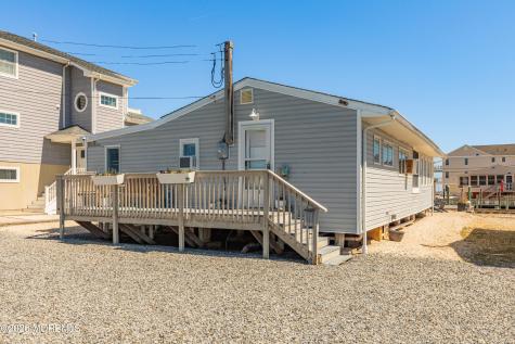 16 Carroll Avenue Tuckerton NJ 08087