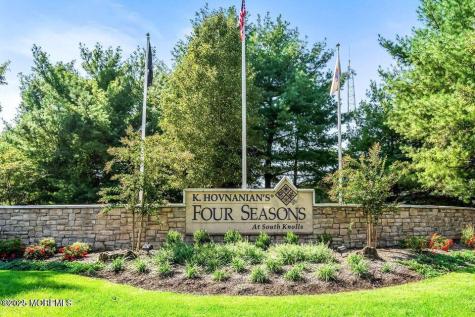 5 Banstead Way Jackson NJ 08527