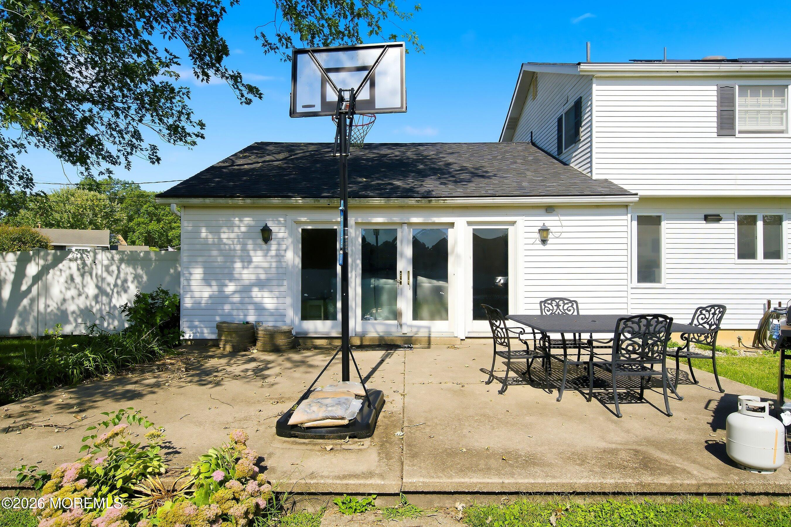 1665 White Oak Lane Williamstown NJ 08094