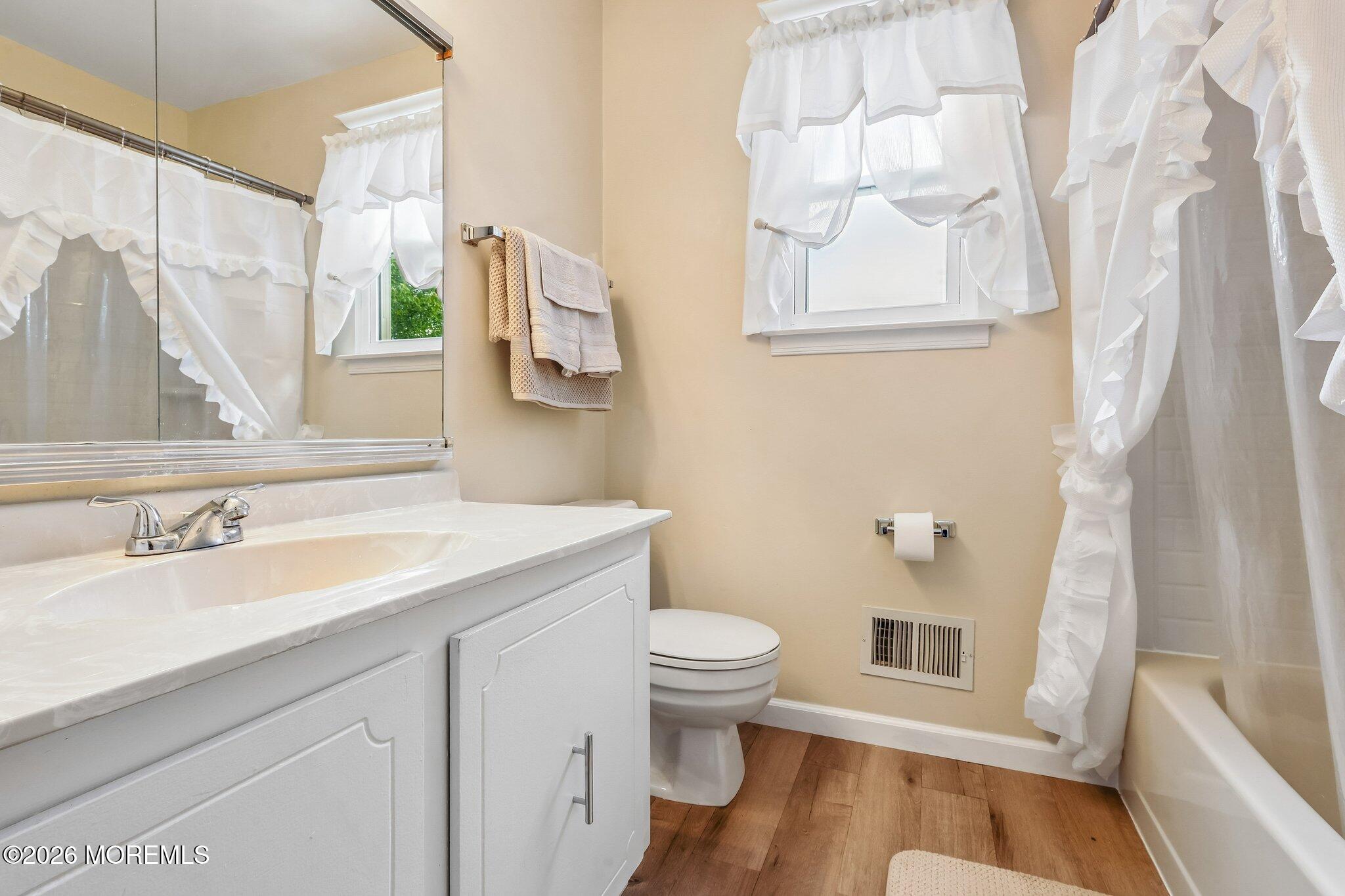 7 Stowe Lane Howell NJ 07731