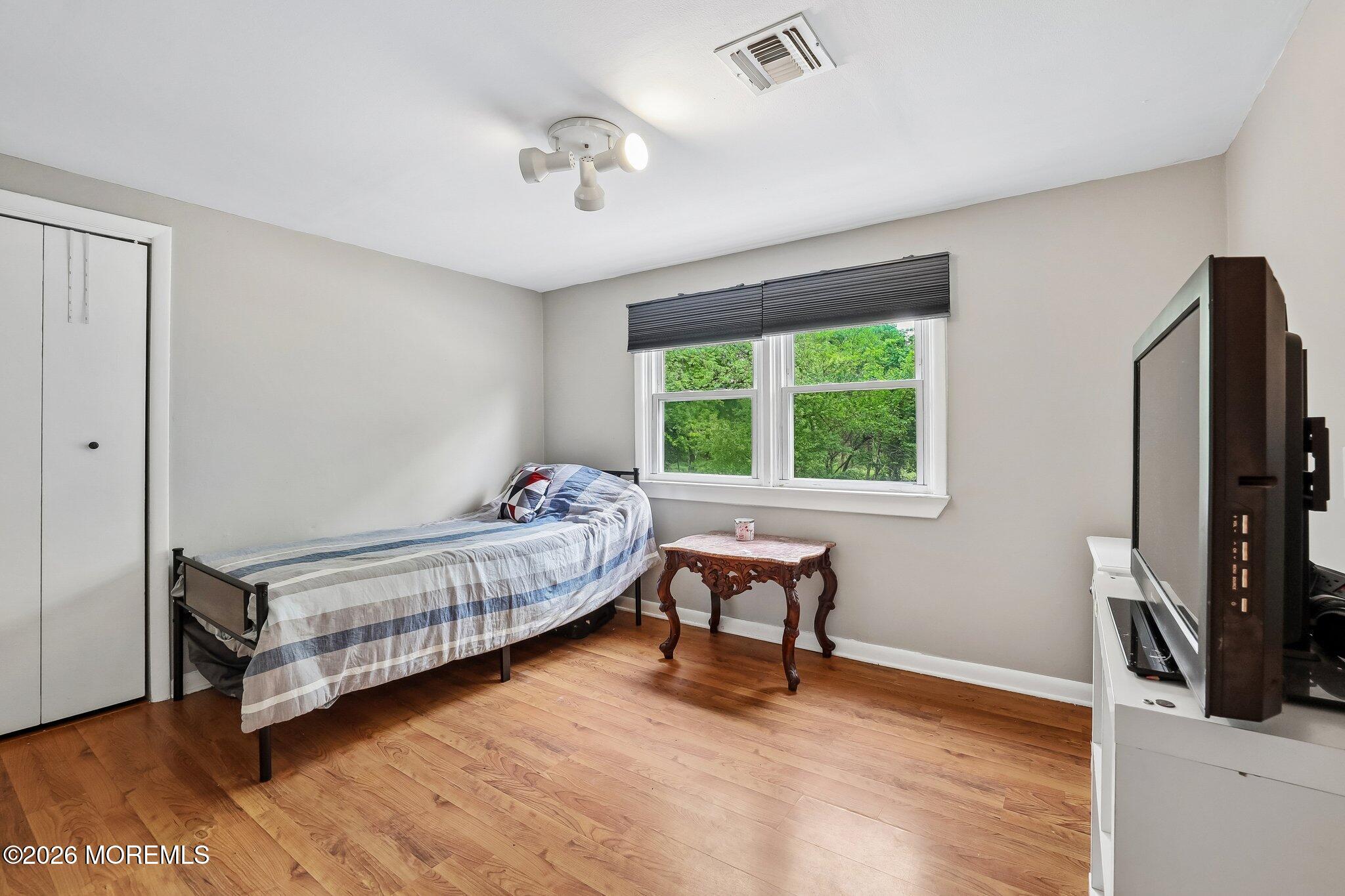 8 Parkway Place Parlin NJ 08859