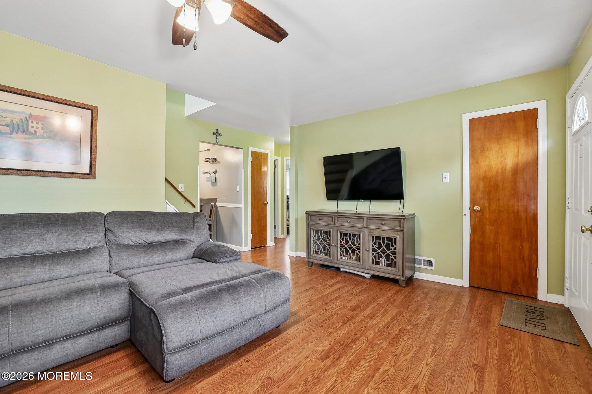8 Parkway Place Parlin NJ 08859