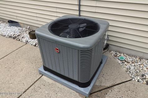7 Alton Court Toms River NJ 08757