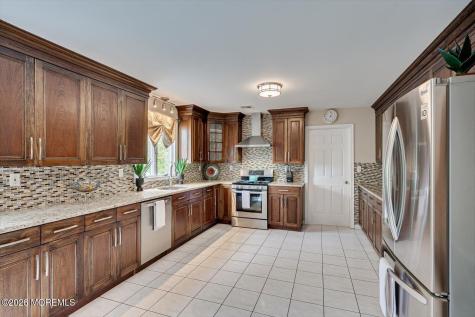15 Alexander Court South River NJ 08882