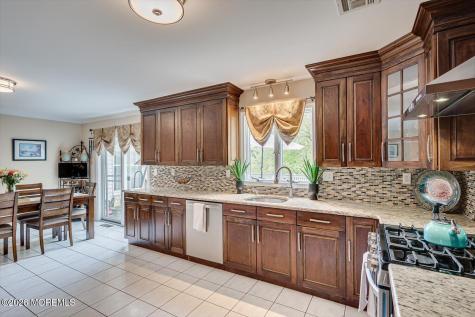 15 Alexander Court South River NJ 08882