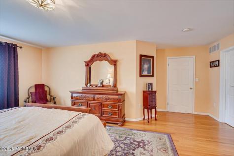 15 Alexander Court South River NJ 08882