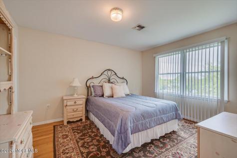 15 Alexander Court South River NJ 08882