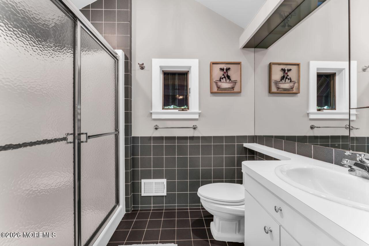 148 Monmouth Road Oakhurst NJ 07755